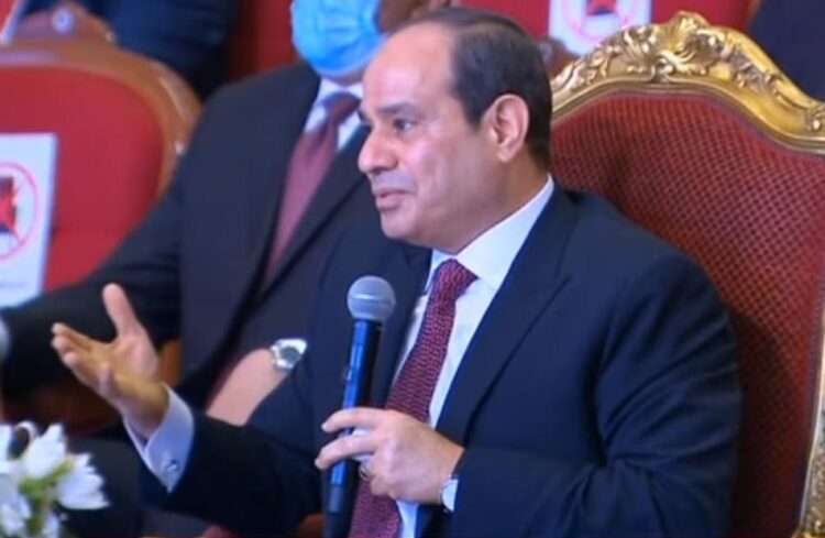 السيسي : إحنا نعمل والناس تشتغل.. أنا عاوزهم يكبروا