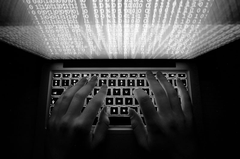 اتهام مسؤولين في شركات فرنسية ببيع أجهزة تجسس لمصر و ليبيا