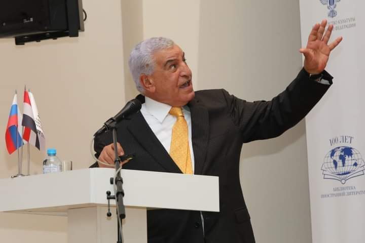 زاهي حواس ينفي خبر منعه من السفر