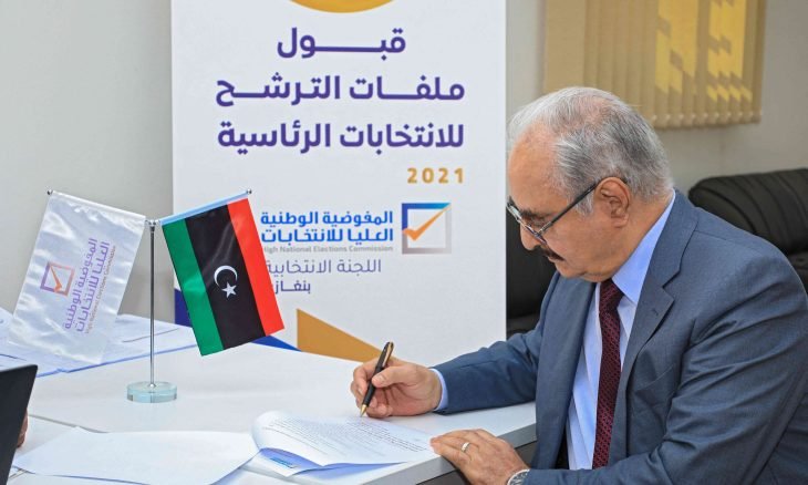 ليبيا: المدعي العسكري يطلب وقف ترشح سيف الإسلام القذافي وخليفة حفتر للرئاسة