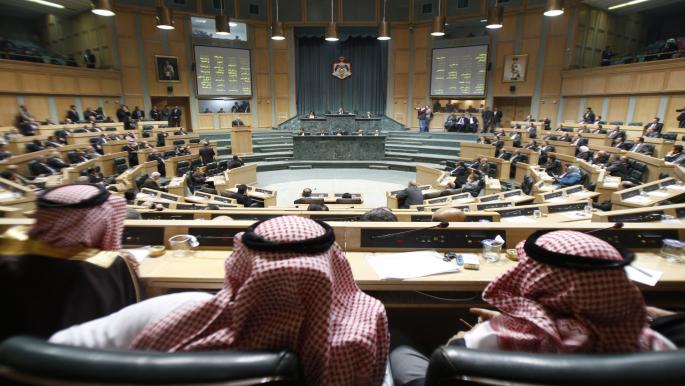 مشادات وعراك بالأيدي في مجلس النواب الأردني لدى مناقشة التعديلات الدستورية