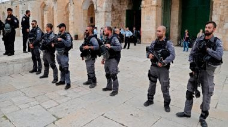إصابة 5 فلسطينيين برصاص دبابة إسرائيلية وسط غزة