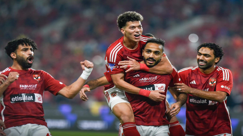 الأهلي يقتنص كأس السوبر المصري في الإمارات