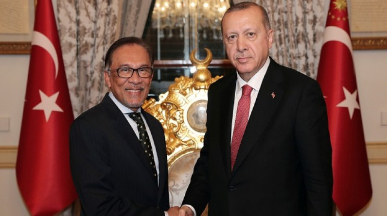 أردوغان وأنور إبراهيم يدينان تدنيس المصحف والخطابات الشعبوية