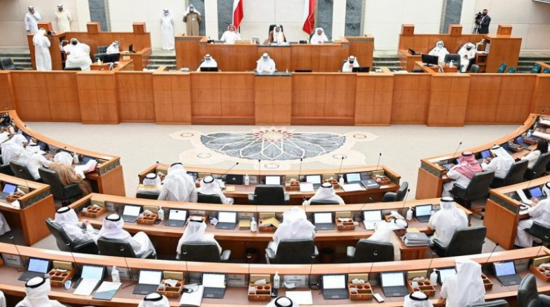 إستقالة وزيرين كويتيين إحتجاجا على الممارسات النيابية