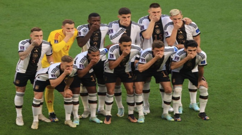 بلطجة وازدواجية معايير.. مشاهير عرب يستهجنون تصرف المنتخب الألماني بسبب الشواذ