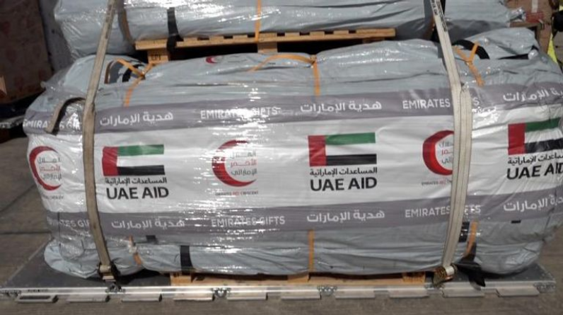 طائرة إماراتية تصل بـ34 طن مواد غذائية إلى مطار اللاذقية