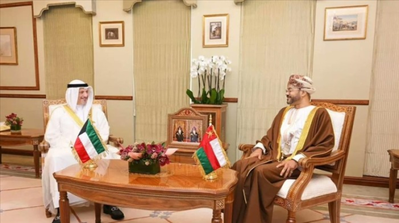 مباحثات عُمانية كويتية تتناول القضايا الإقليمية والدولية
