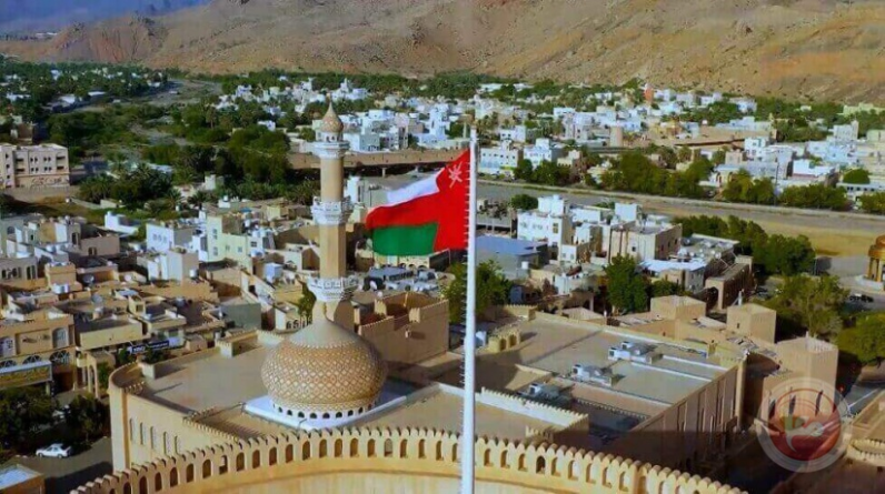 موازنة محلية وإقليمية.. هكذا تدير عمان دورها في الصراع اليمني