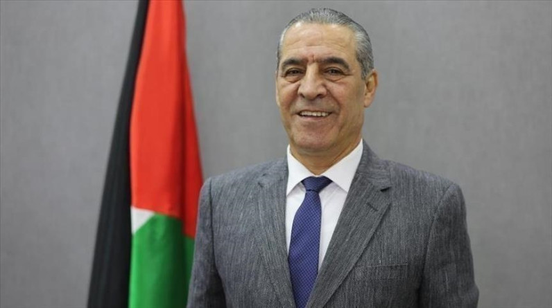 إعلام عبري: لابيد بحث مع حسين الشيخ الوضع الأمني والاتفاق مع السعودية